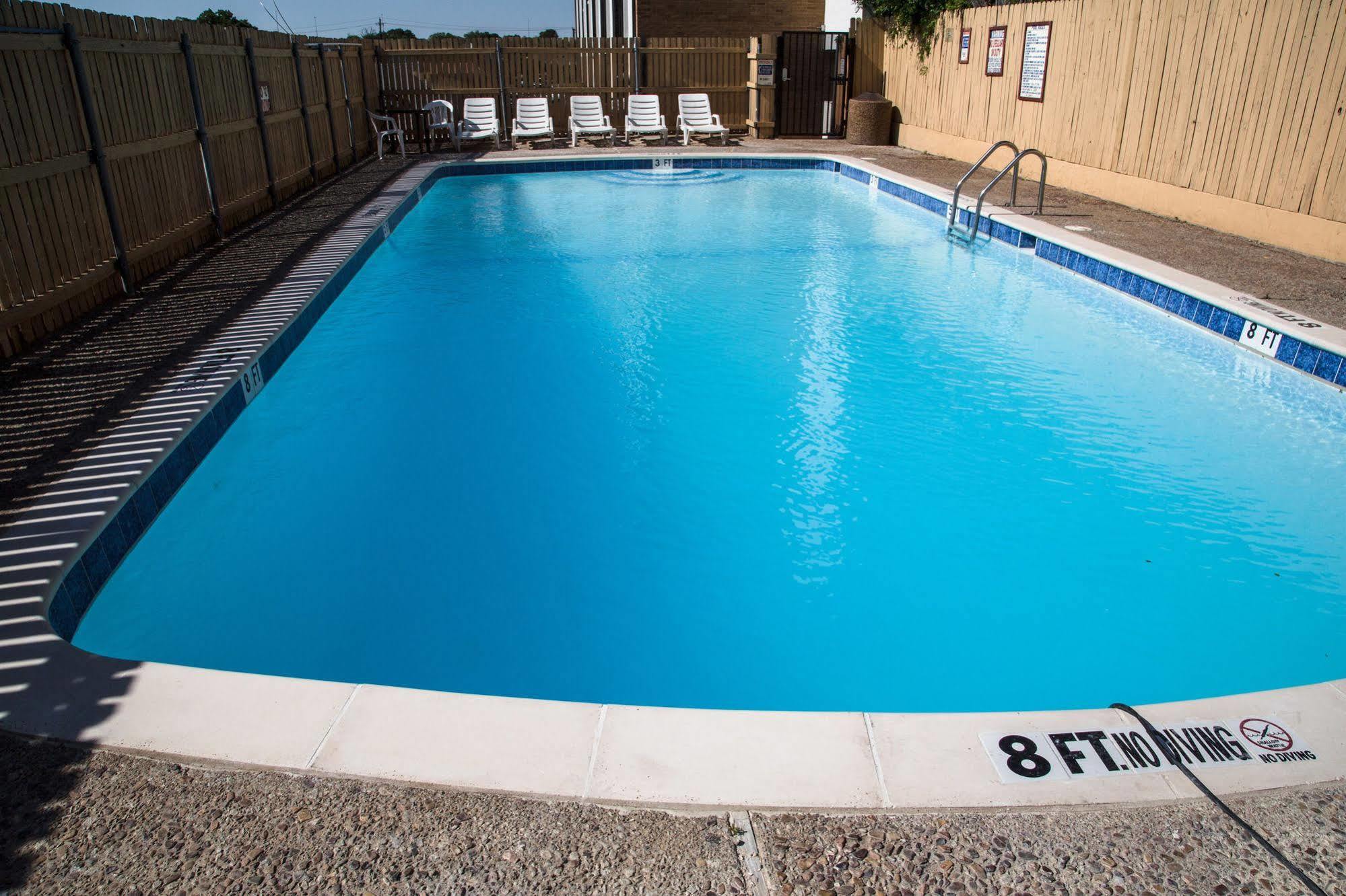 6 Tx Entertainment District Hotel Arlington
