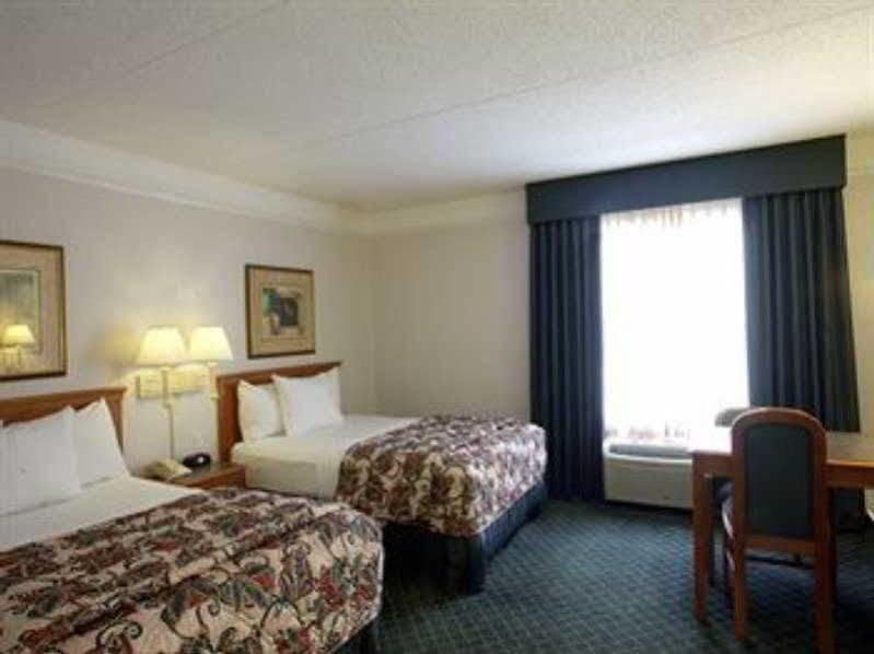La Quinta By Wyndham Dallas South Hotel