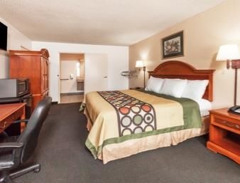 Super 8 By Wyndham East