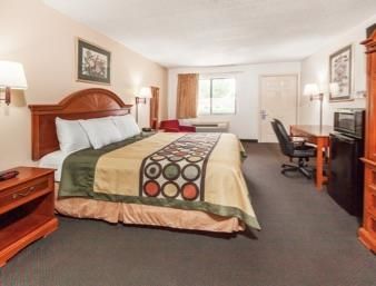 Hotel Super 8 By Wyndham East