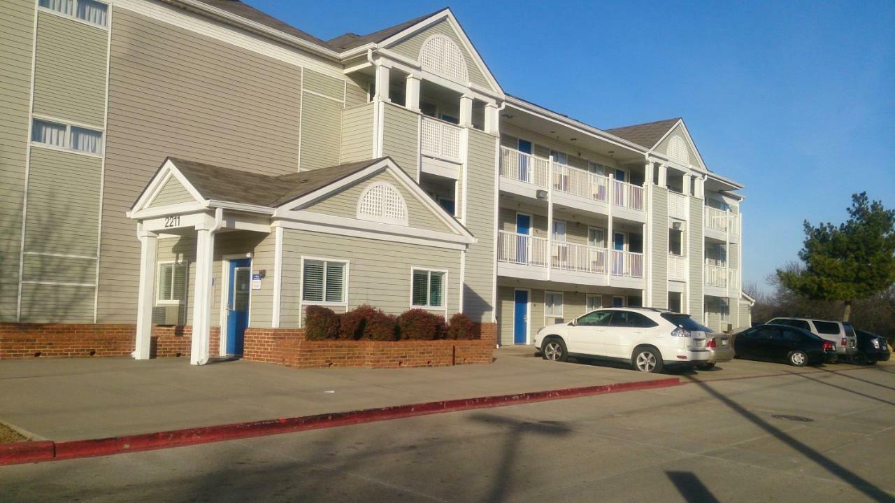 Intown Extended Tx - Six Flags Hotel