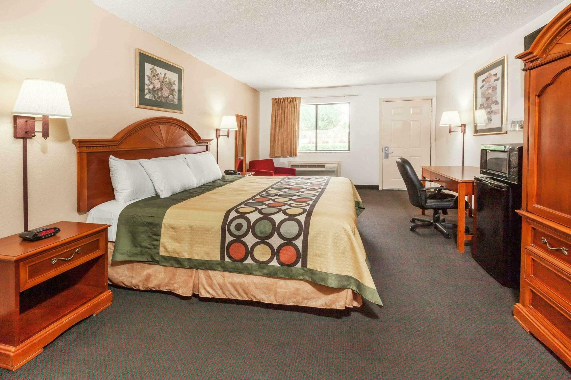 Hotel Super 8 By Wyndham East Arlington
